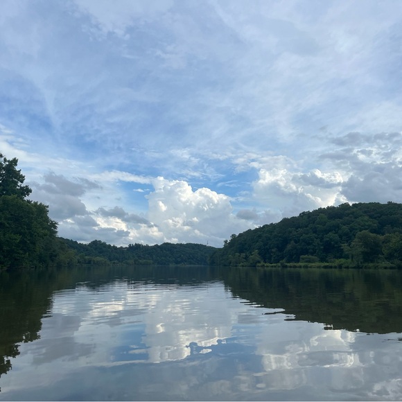 Hello and Closet Info :) - Picture 2 of 7